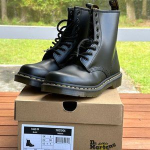 Dr. Marten's Women's boot, black, size 7 w